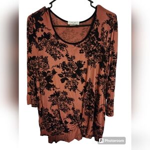 Rue Juju Handkerchief Hemline Pullover Blouse